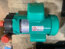 Cần tư vấn báo giá bơm hóa chất dẫn động từ MP120RM